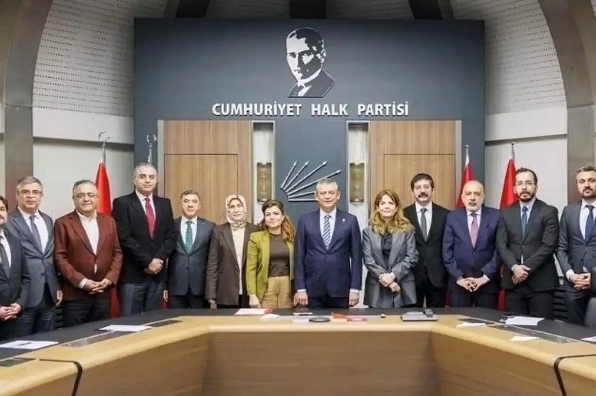 Özel, Diyarbakır Heyetini Kabul Etti