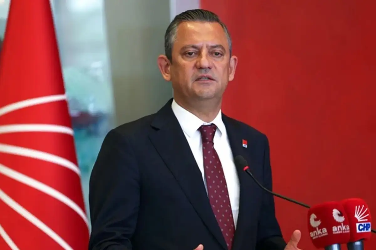 Özgür Özel "İktidar Reçetesini" Açıkladı: Parlamenter Sistem ve Emekliye Asgari Ücret Müjdesi