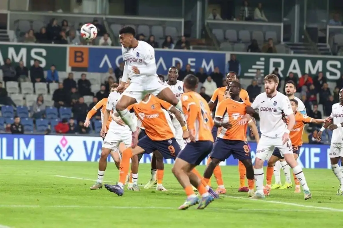 Fırtına Başakşehir'de Koptu: Trabzonspor Çeyrek Finalde!