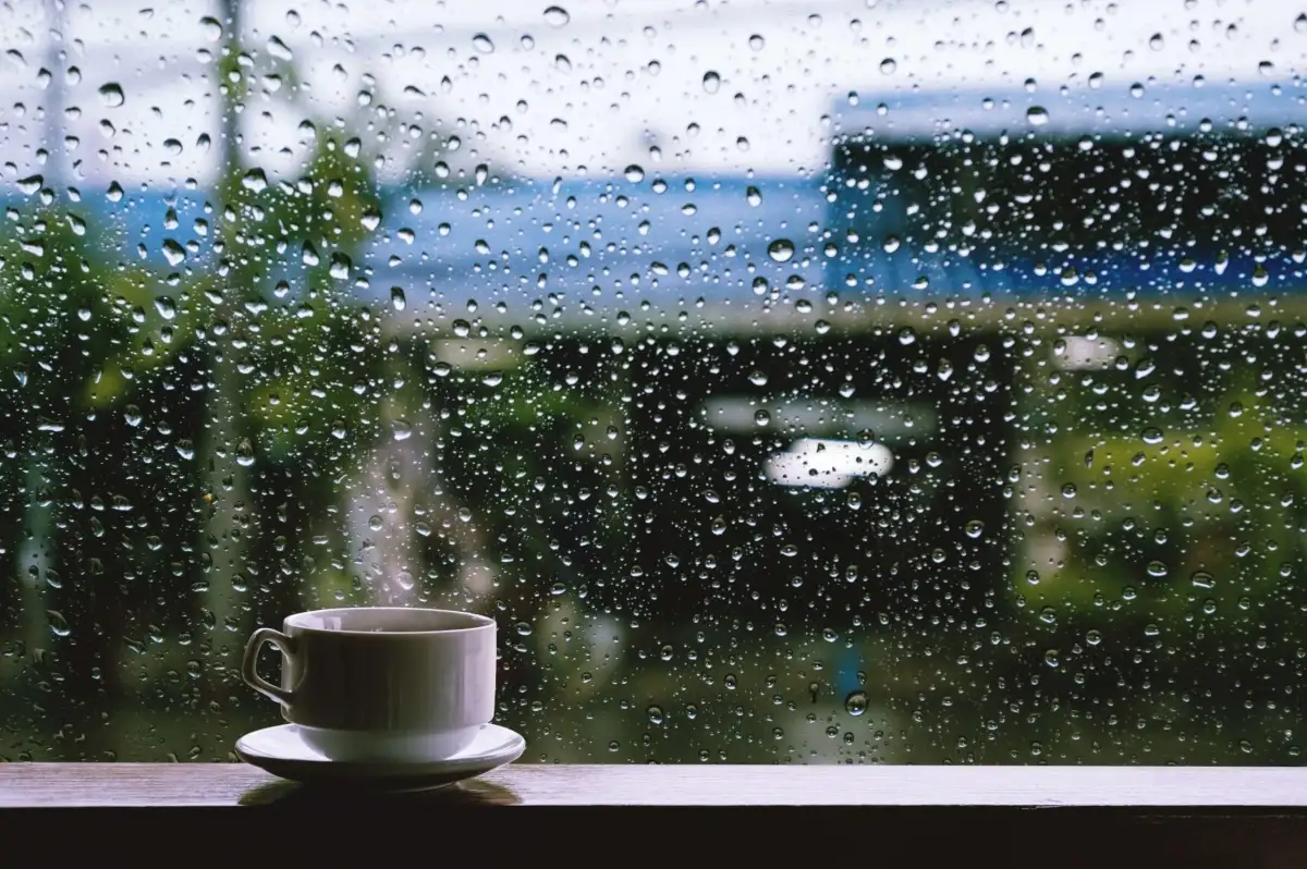 Meteoroloji'den Kritik Hafta Sonu Alarmı: 12 İle Sarı Kod, Ege ve Akdeniz'de Fırtına Kapıda!