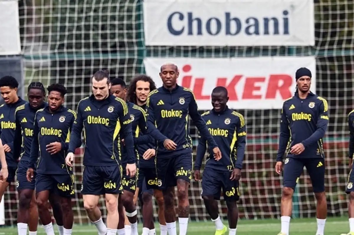 Fenerbahçe'de Derbi Mesaisi: Levent Mercan Sahalara Döndü!