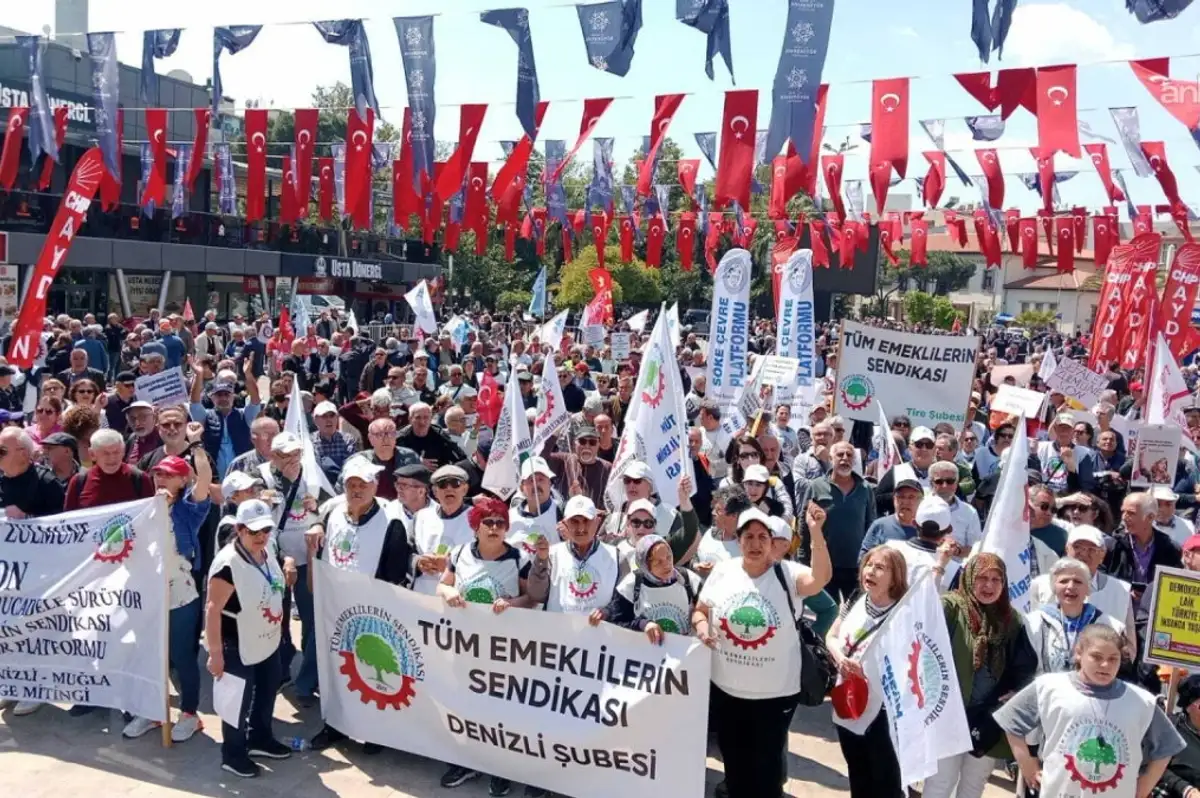 Emekli Öfkesi Sokağa Taştı: Bu Aylıklarla Yaşanmaz, Bıçak Kemikte!