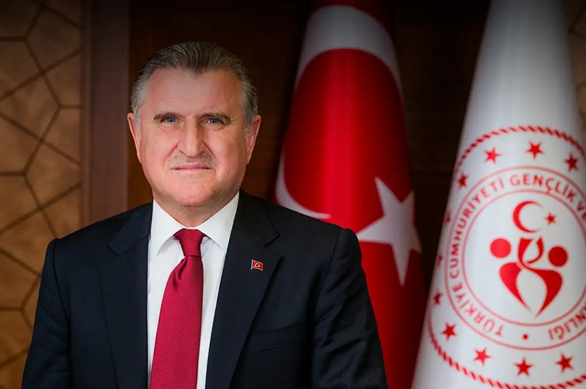 Bakan Bak'tan Sivasspor Camiasına Destek Mesajı