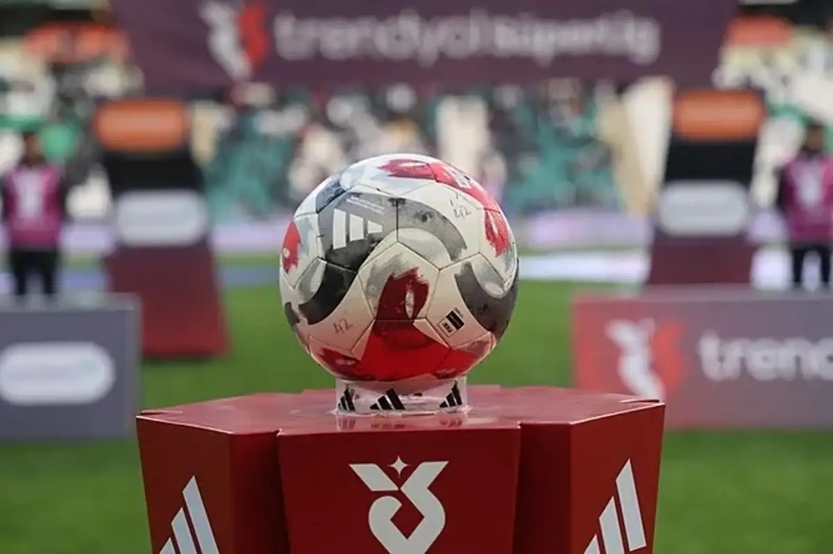 Süper Lig'de 30. Hafta Heyecanı: Zirve ve Düşme Hattında Kritik Randevular