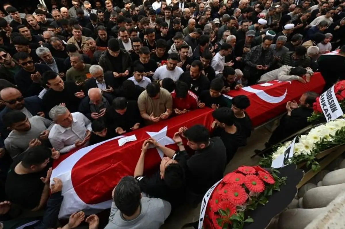 Kahramanmaraş'ta Okul Saldırısı Kurbanlarına Gözyaşları İçinde Veda