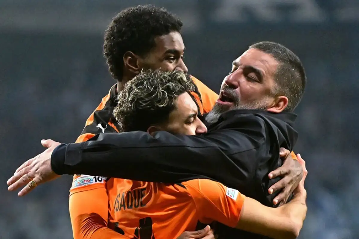 Arda Turan Tarih Yazdı: Shakhtar Donetsk UEFA Konferans Ligi'nde Yarı Finalde!