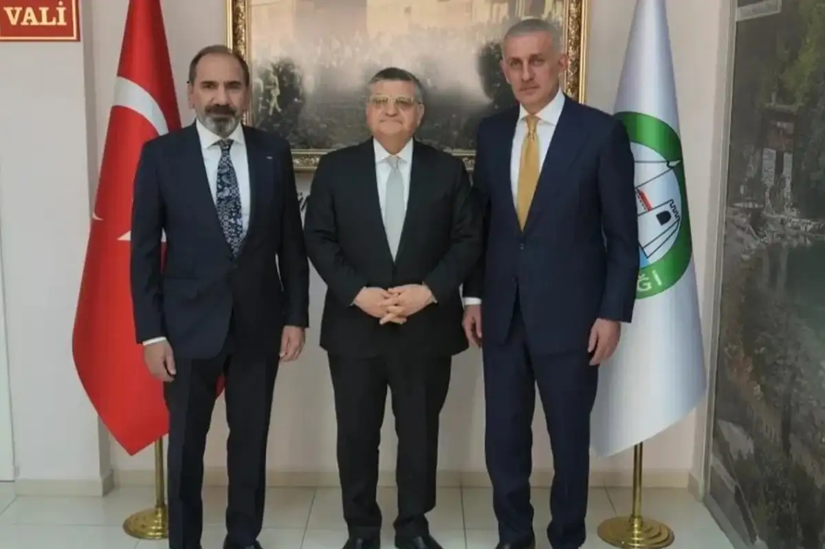TFF Başkanı Hacıosmanoğlu'ndan Sinop Valisi Özarslan'a Ziyaret