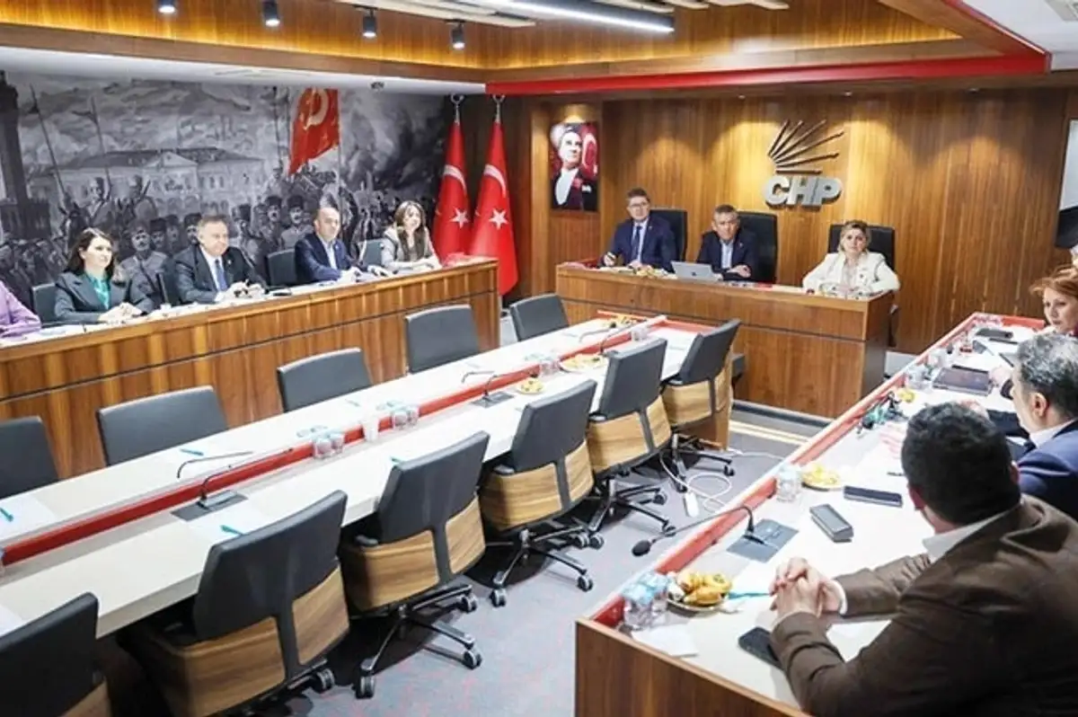 CHP'den "Milli İrade" Çıkartması: Yeni Yol Haritası Belirleniyor