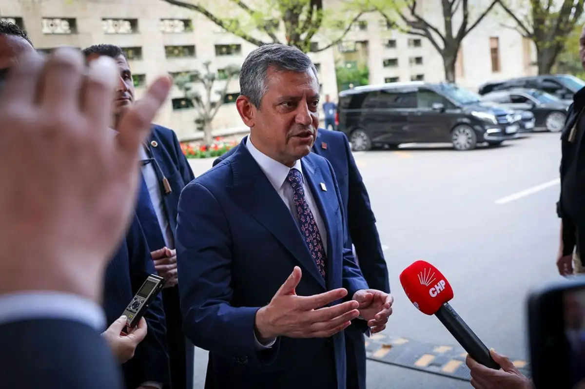 Özgür Özel'den 23 Nisan Mesajı