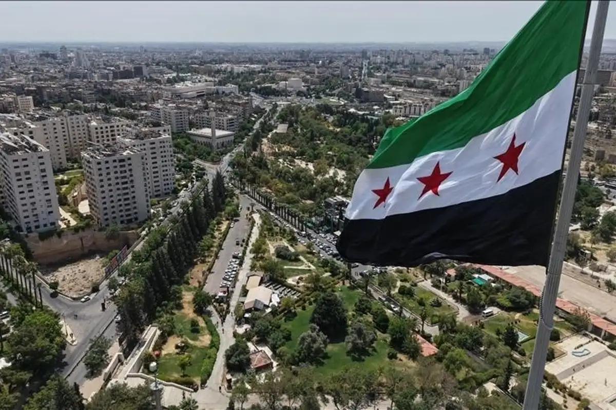 Suriye'de Devrik Rejim Yetkilileri Şam'da Hakim Karşısında