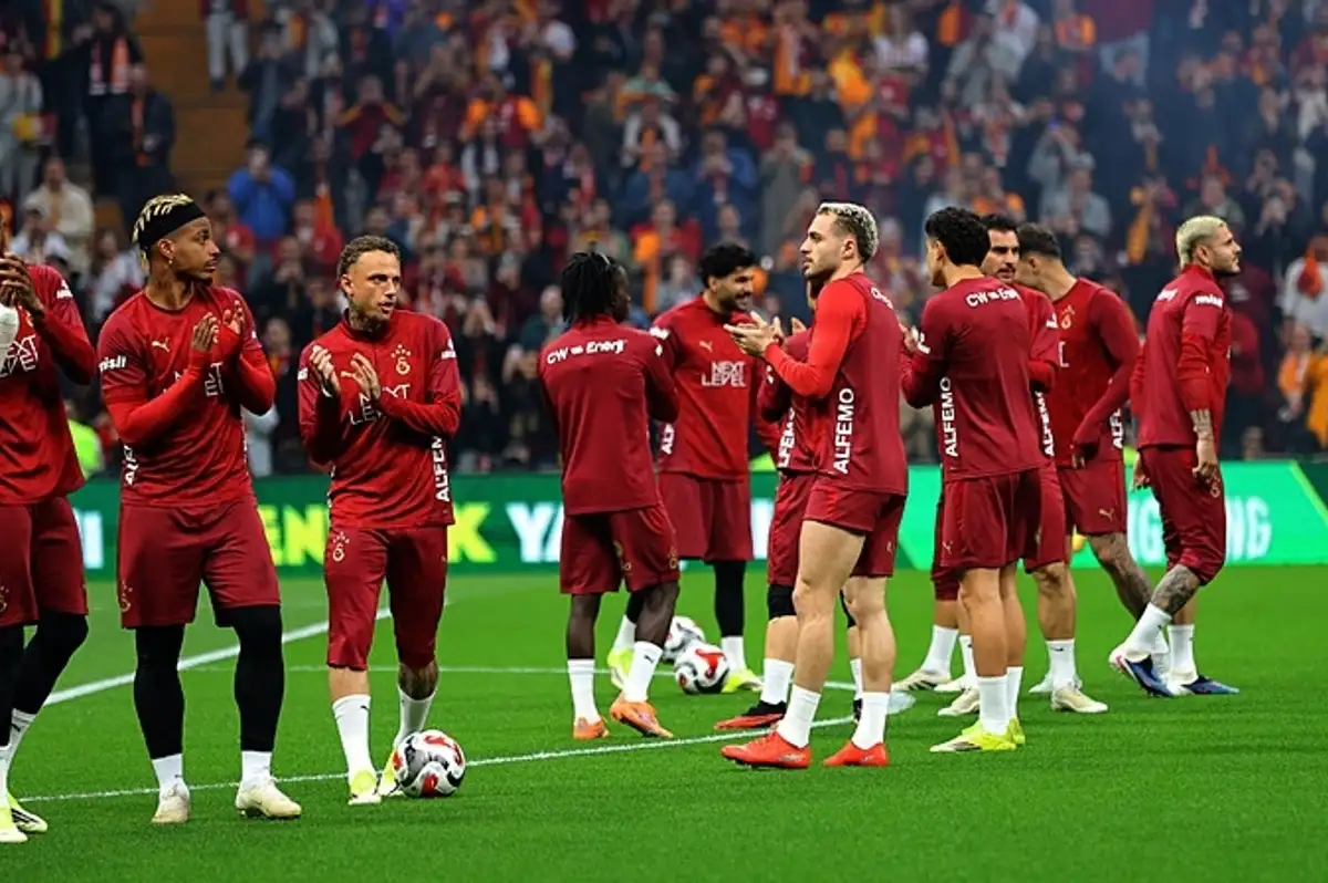 Galatasaray'da Revizyon Kapıda: Okan Buruk'tan 7 İsme Veto!