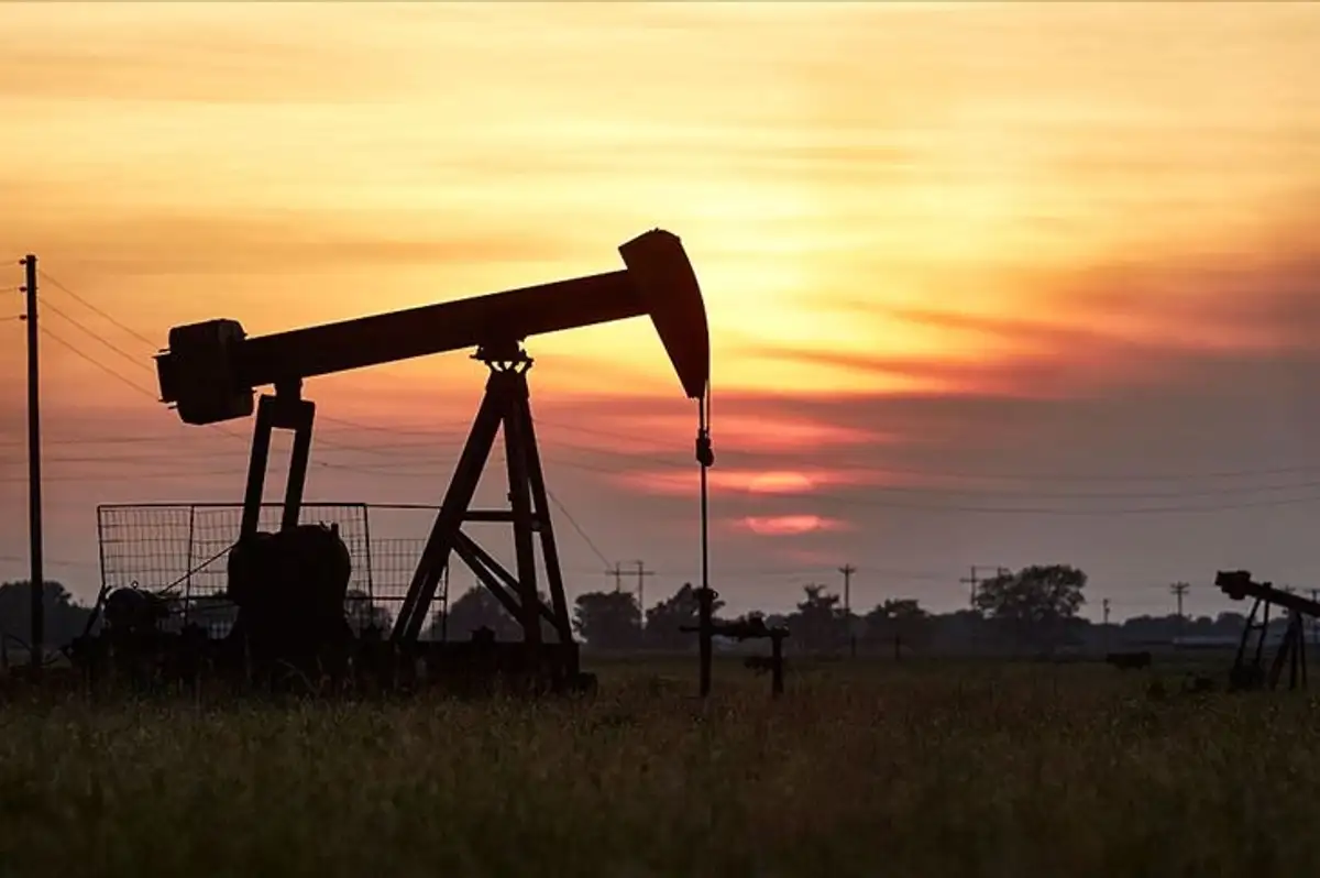 Petrol Piyasasında Stoklar 8 Yılın Dibinde, Fiyatlar Uçuşa Geçti!