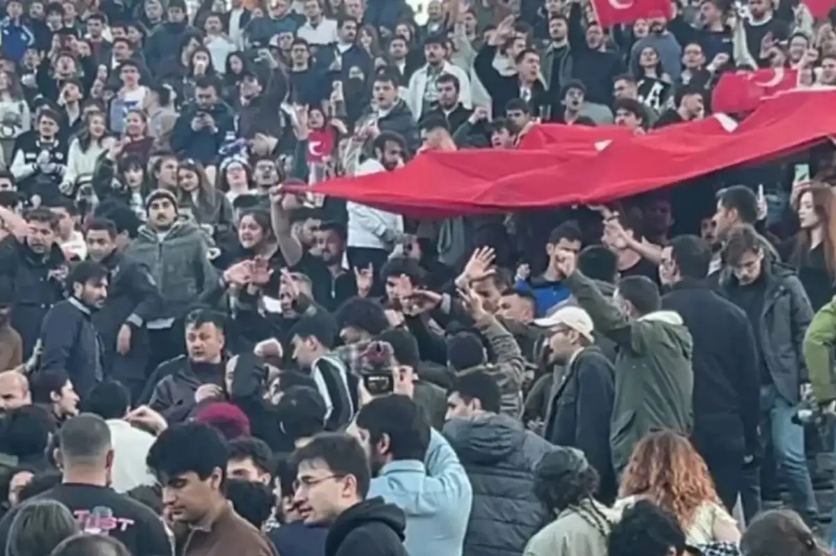 ODTÜ'de Şenlik Sonrası Şafak Operasyonu: En Az 15 Öğrenci Gözaltında!