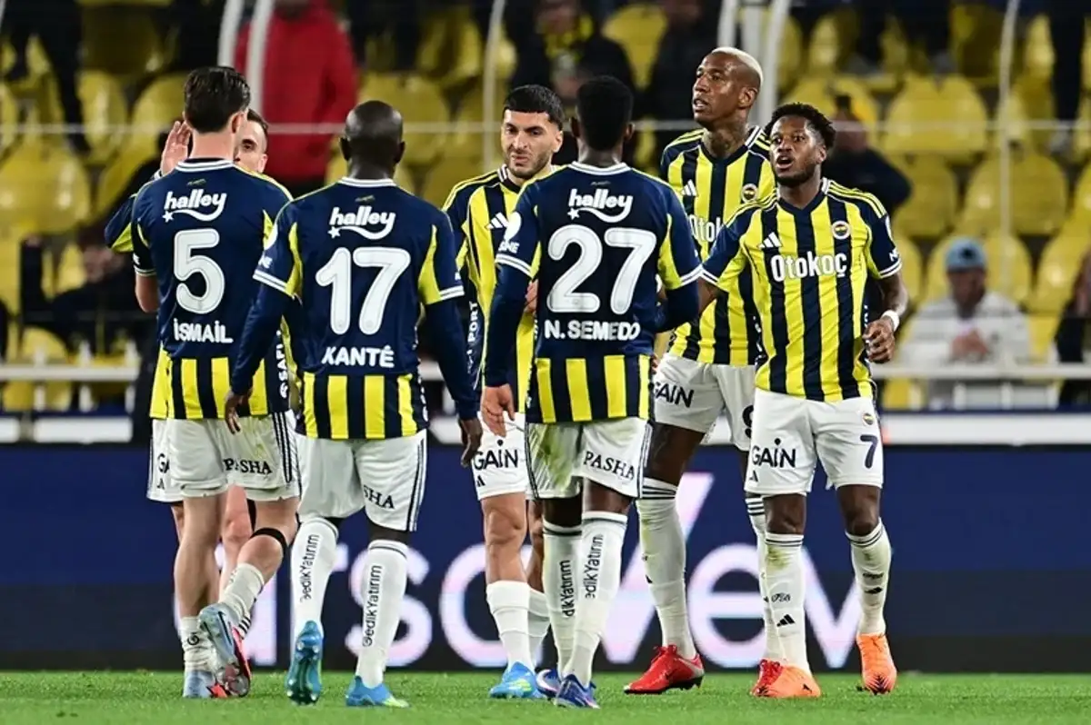 Fenerbahçe'de 40 Kişilik Kadro Baştan Aşağı Yenileniyor