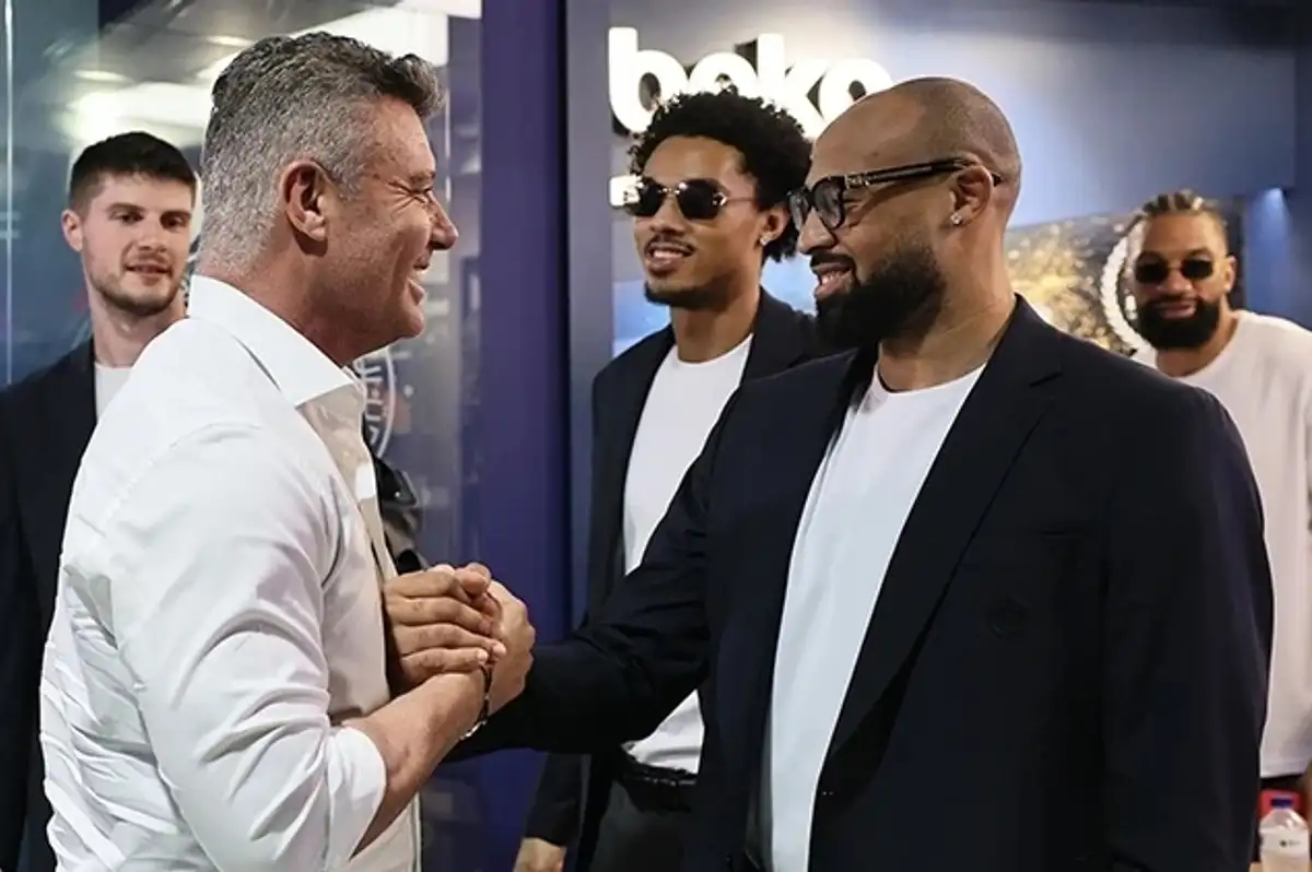 Fenerbahçe Beko Kafilesi Dualarla Atina'ya Uçtu