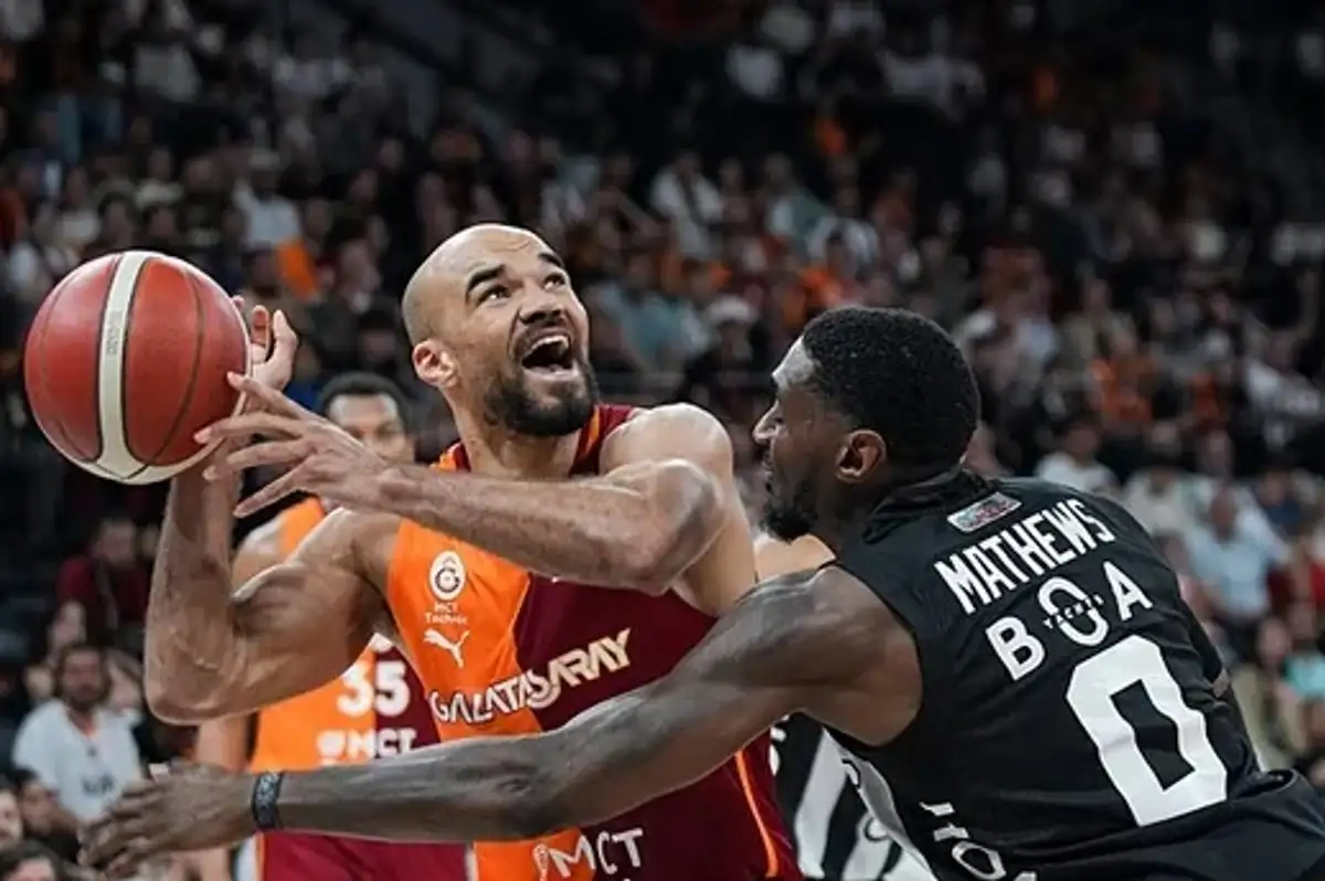 Beşiktaş ile Galatasaray Yarı Final İçin Parkeye Çıkıyor