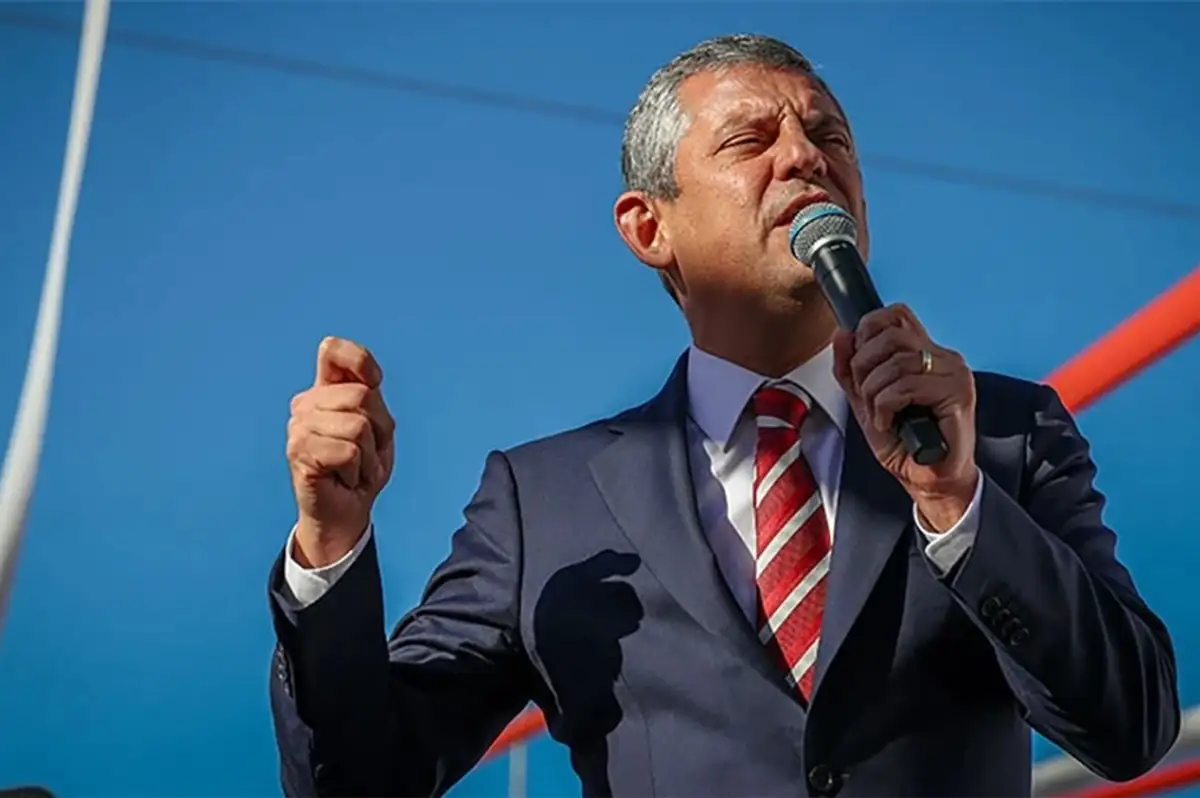 CHP'de Olağanüstü Kurultay Süreci Başladı: Özgür Özel'den "Hızlı ve Güçlü İrade" Mesajı