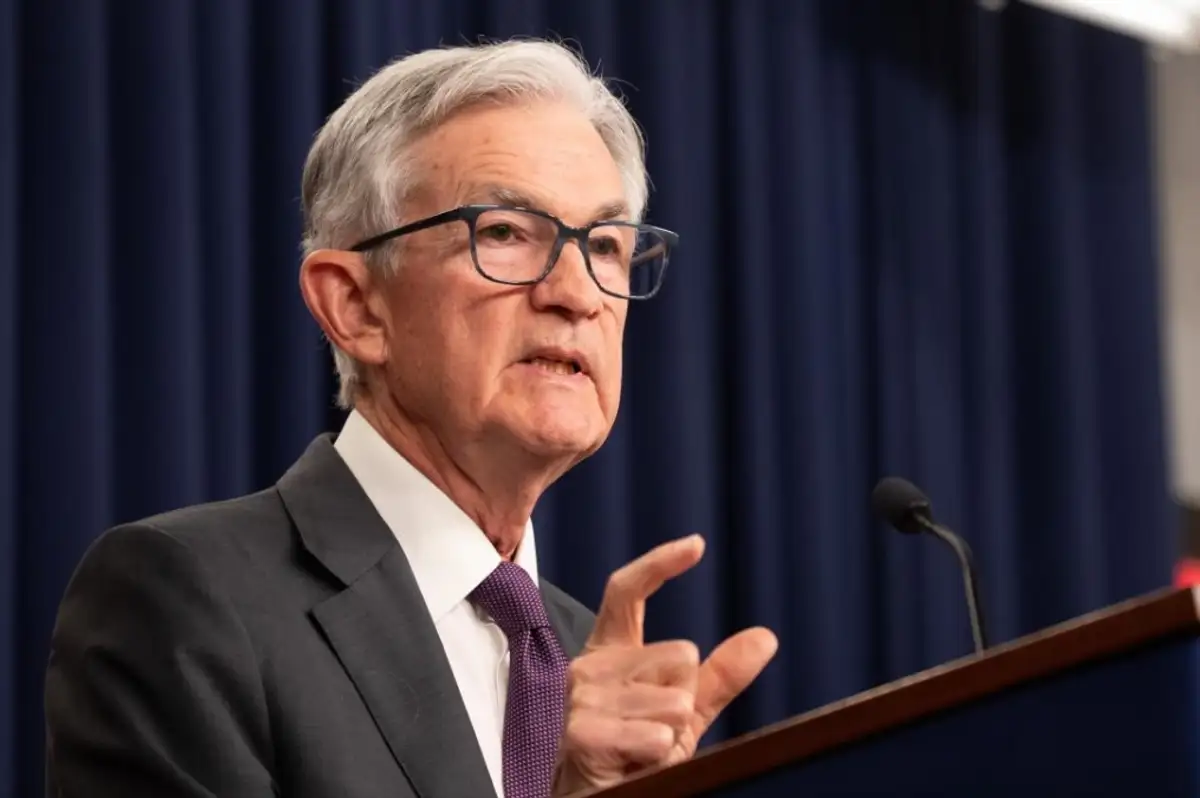 Eski Fed Başkanı Powell'dan Sert Uyarı: "Siyasi Müdahale Güveni Yıkar"