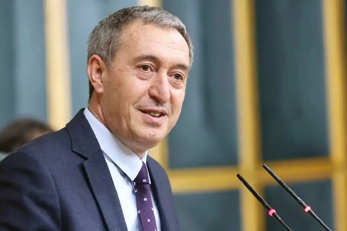DEM Parti'den CHP'ye Yönelik Yargı Kararına Sert Tepki: "Siyasetin Kapısı Kırıldı"
