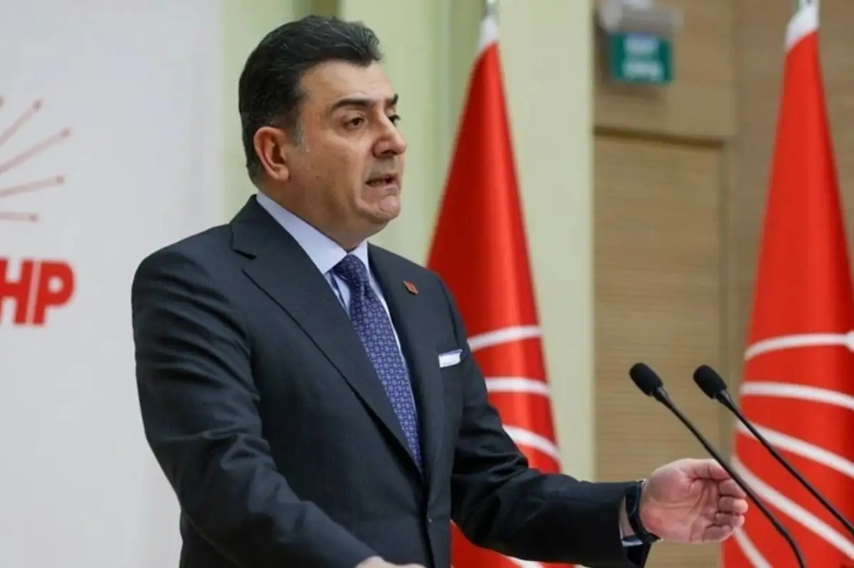 CHP'de Olağanüstü Kurultay Seferberliği: Zeynel Emre'den Açıklamalar