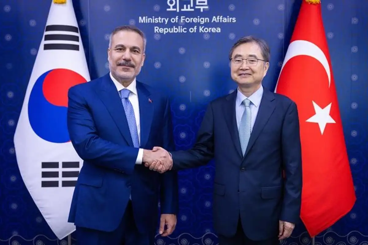 Dışişleri Bakanı Hakan Güney Kore'de