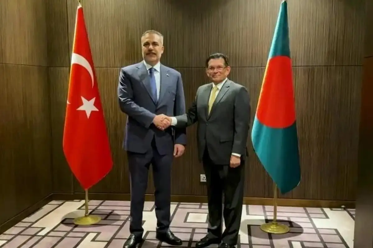 Bakan Fidan Bangladeş'teki Mülteci Kamplarını Ziyaret Etti: "İnsanlık Dramına Sessiz Kalamayız"