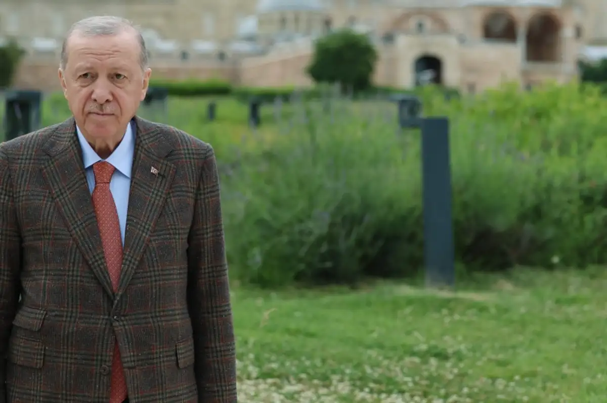 Cumhurbaşkanı Erdoğan'dan Şehit Polis Memuru Tayfun Baş'ın Ailesine Taziye