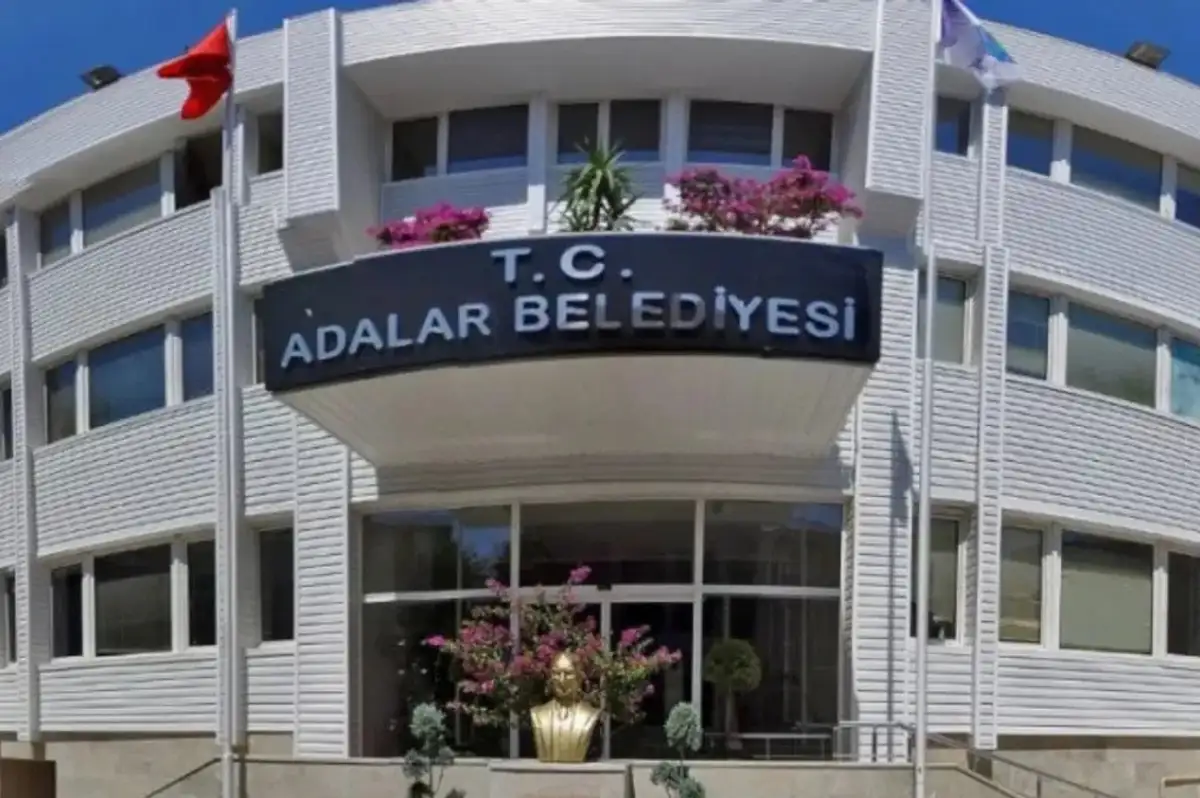 Adalar Belediyesi'ne Yolsuzluk Operasyonu: Başkan Akpolat Gözaltında