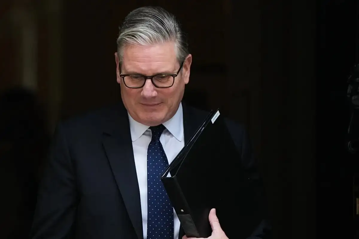 İngiltere Başbakanı Keir Starmer İstifa Etti