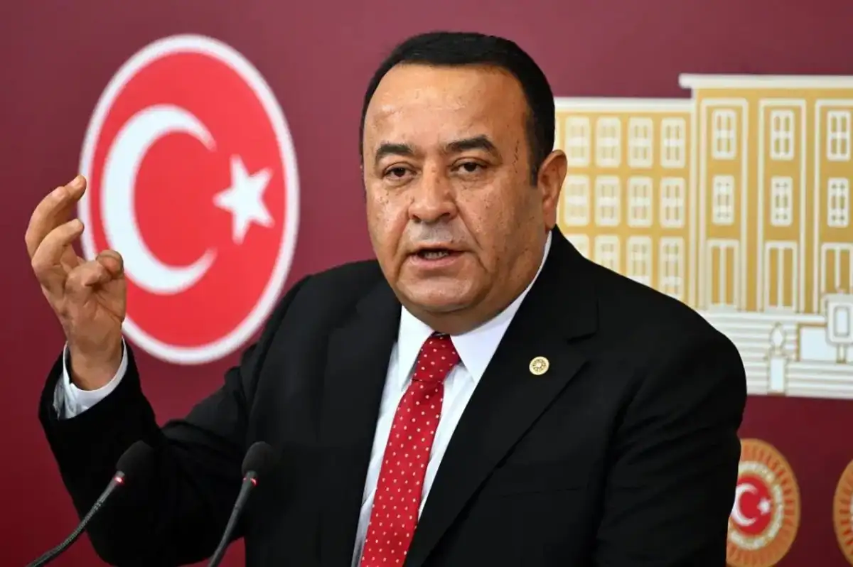 Adnan Beker, Cumhuriyet Halk Partisi'nden İstifa Etti