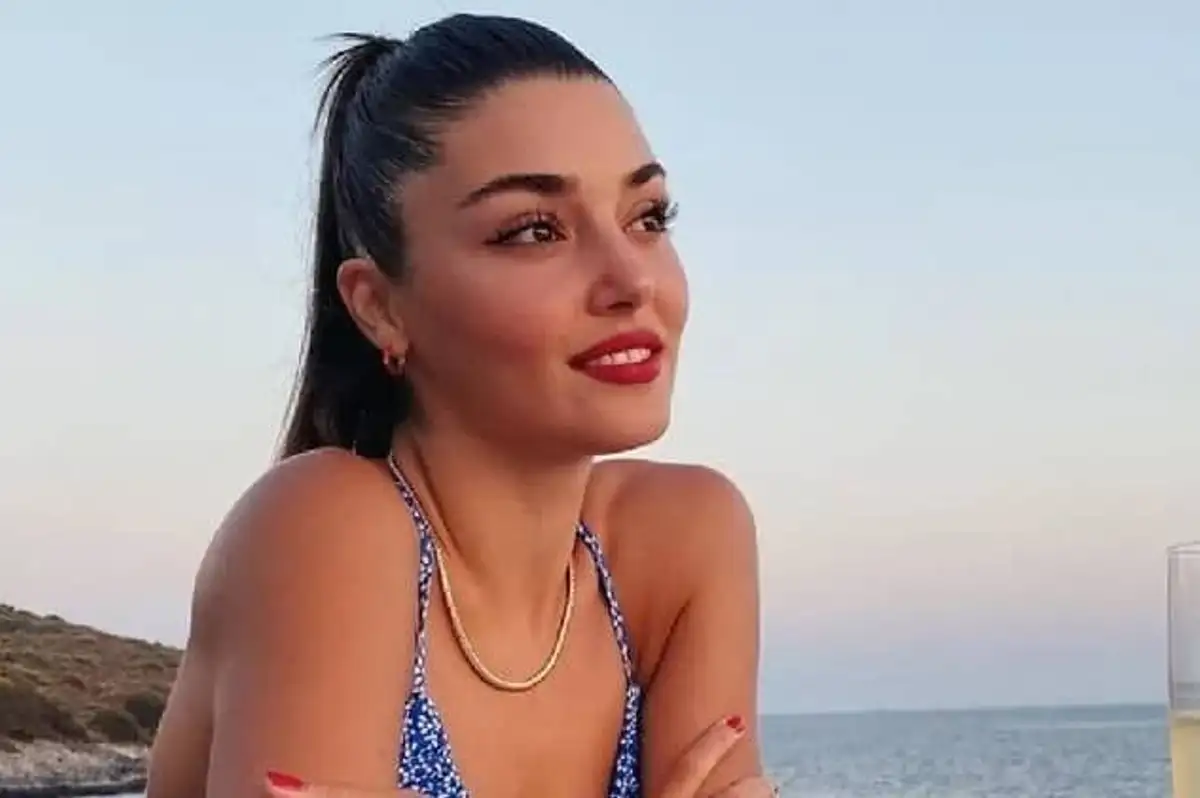 Hande Erçel'den Ailecek Bodrum Keyfi