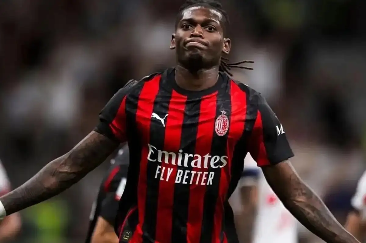 Galatasaray ile Fenerbahçe Arasında Rafael Leao Savaşları: Milyonluk Teklifler Gündemde!