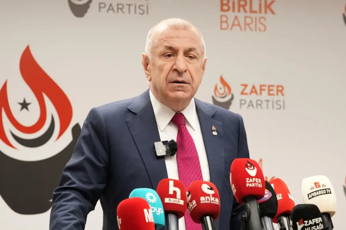 Ümit Özdağ'dan Özgür Özel'in Yeni Parti Hamlesine Değerlendirme