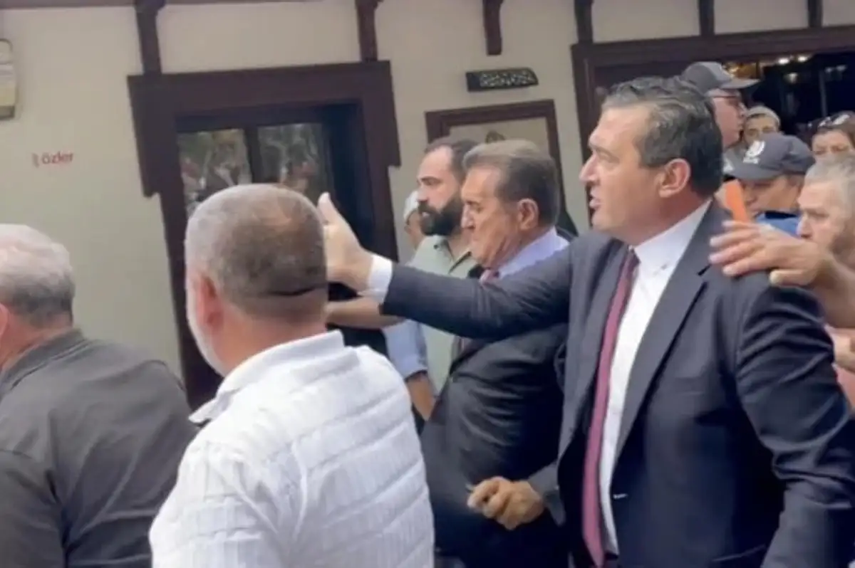 Mustafa Sarıgül Vatandaşa Tekme Attı!