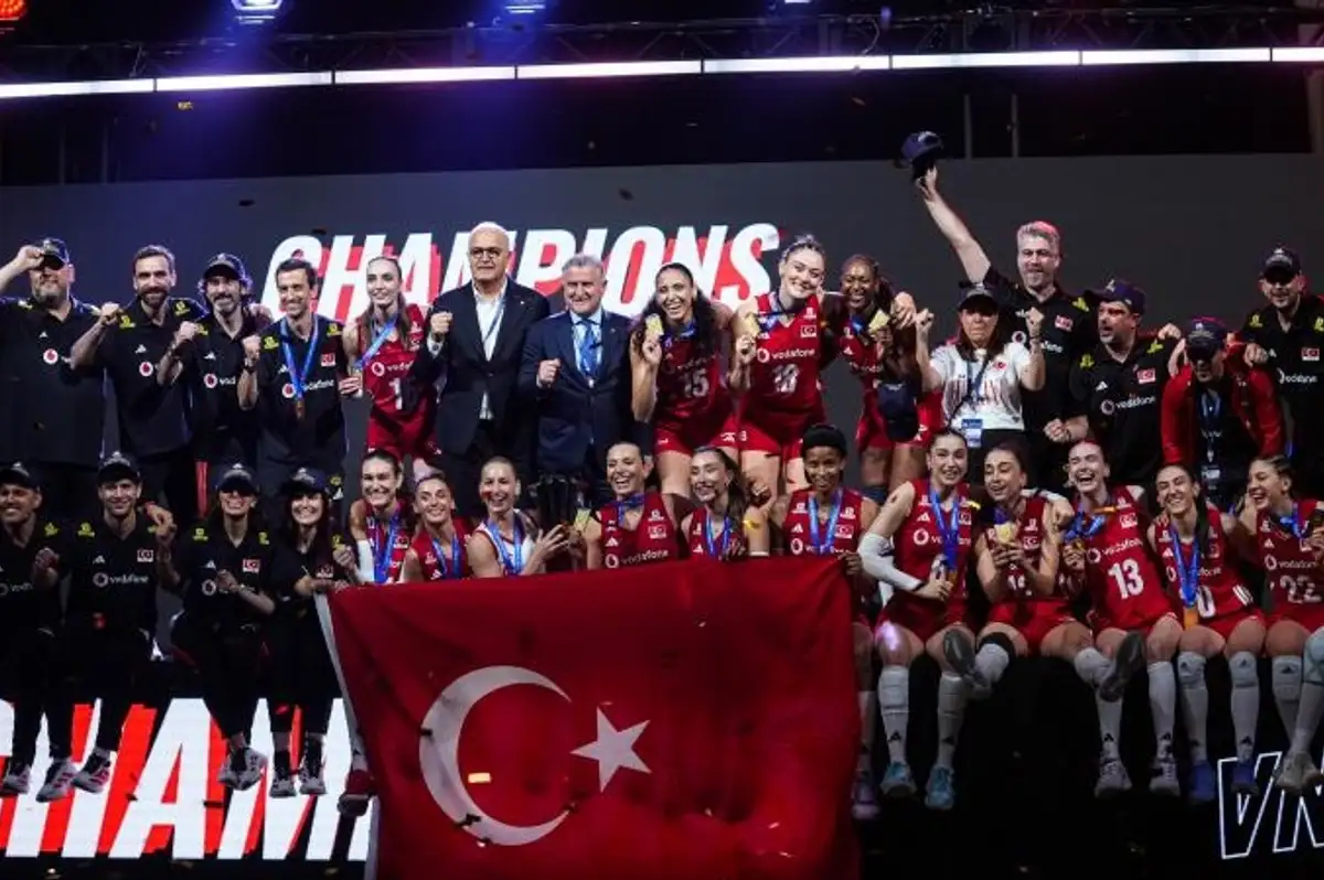 Filenin Sultanları Altın Kupayla Yurda Döndü: "İnşallah Daha Nicelerine"