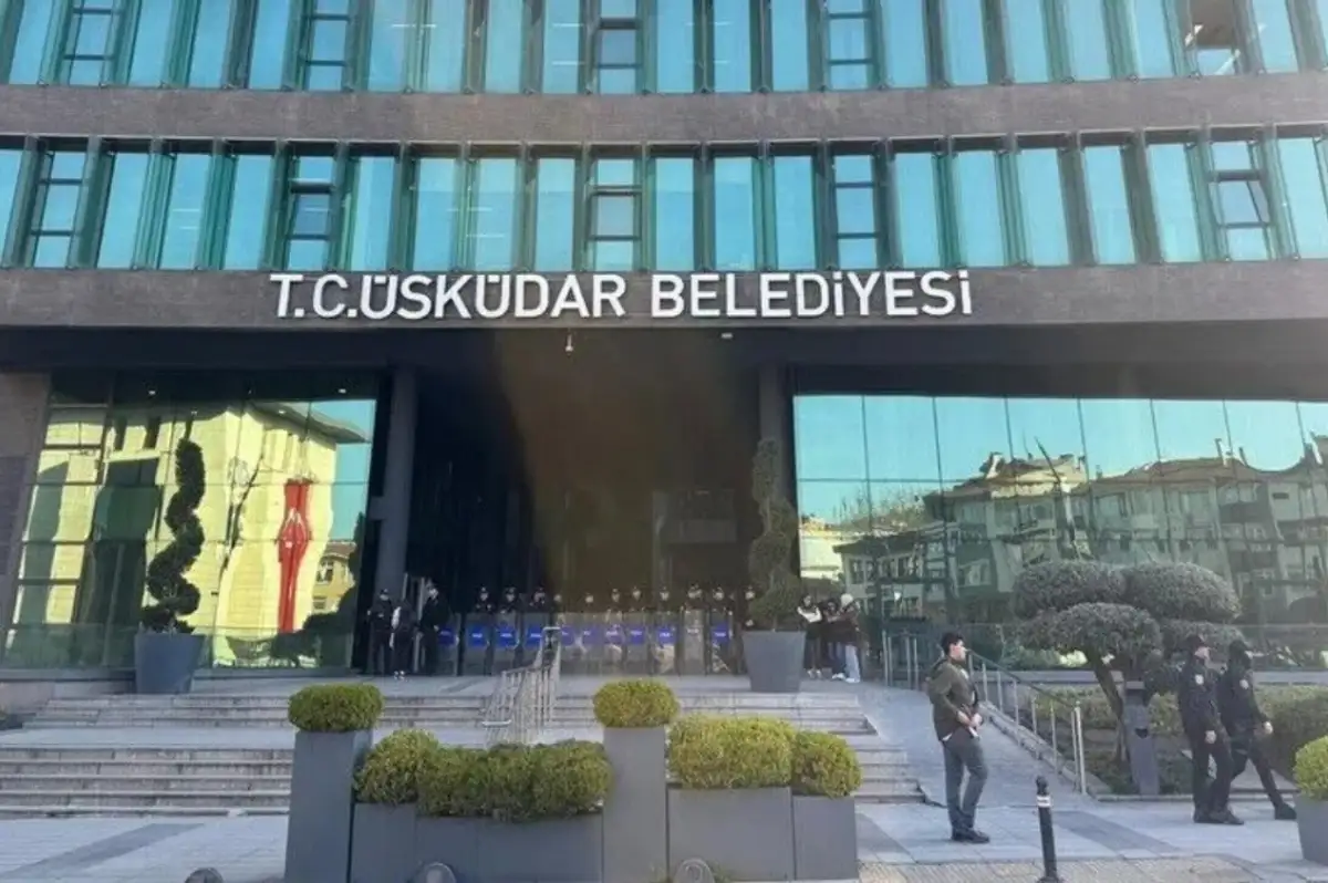 Üsküdar Belediyesi'nde Ruhsat Soruşturması: Başkan Sinem Dedetaş Gözaltına Alındı