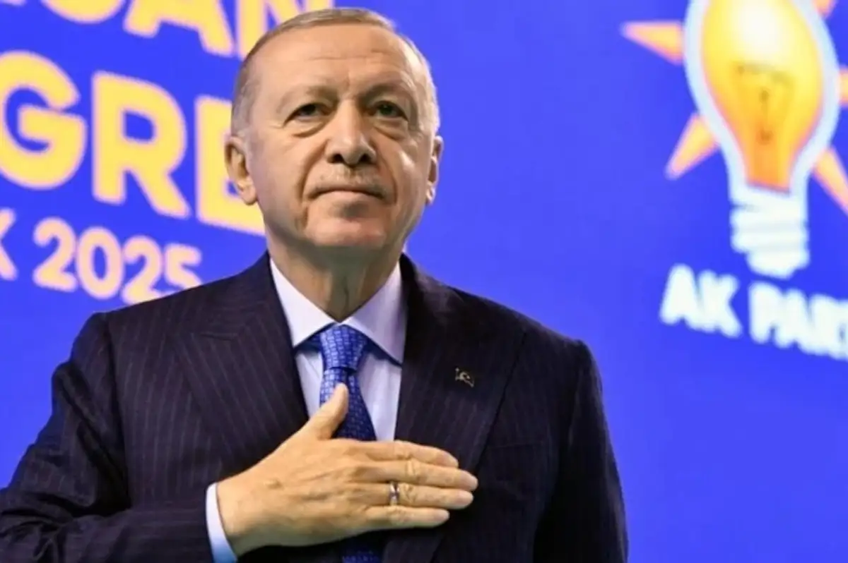 CHP ve İYİ Parti'den Üç Belediye Başkanı ve Bir Milletvekili AK Parti'ye Geçiyor