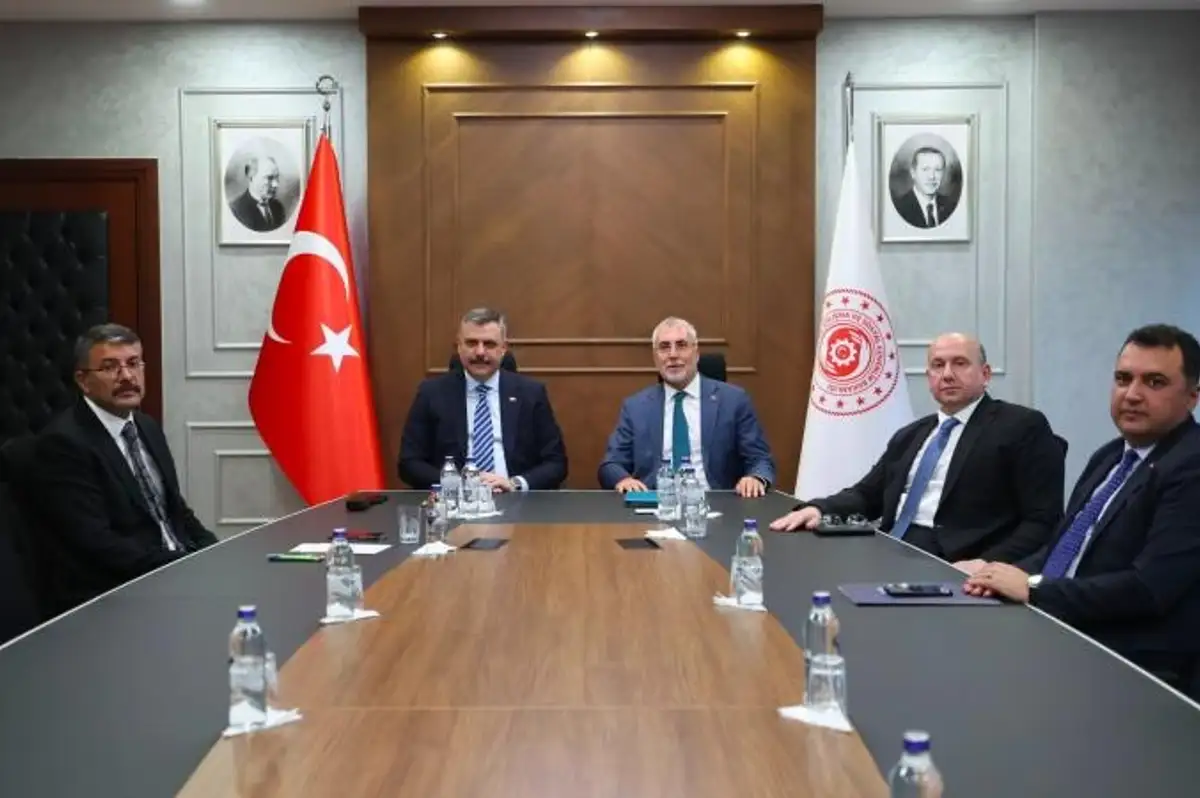 Bakan Işıkhan ile Bakan Çiftçi Bir Araya Geldi: 81 İle 30 Bin TYP Kontenjanı Tahsis Edildi