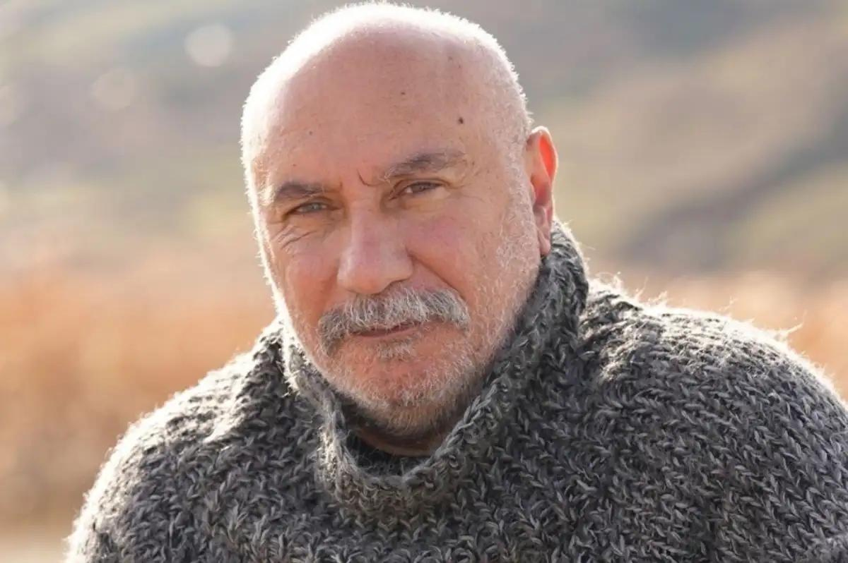 Mustafa Avkıran, Uzak Şehir Kadrosuna Katıldı