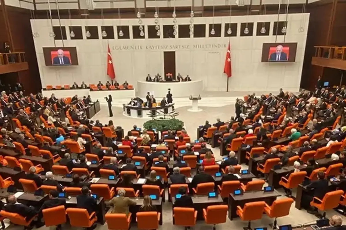 AK Parti Heyetinden CHP Grubuna 'Terörsüz Türkiye' Ziyareti: Kanun Teklifi Yarın Meclis'te