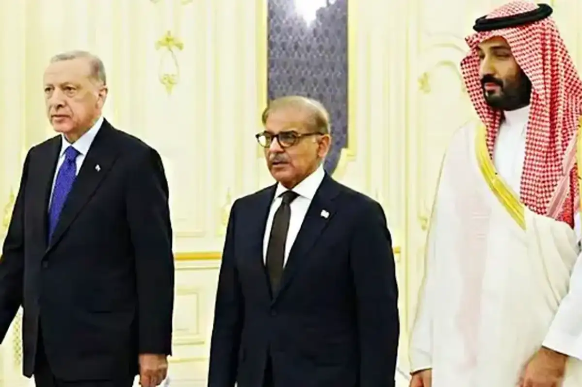 Türkiye, Suudi Arabistan ve Pakistan'dan Üçlü Savunma Anlaşması