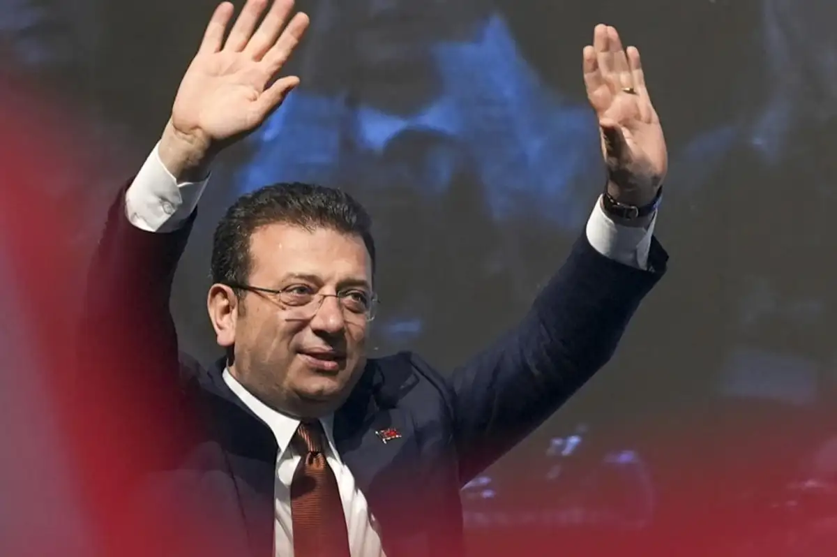 Ekrem İmamoğlu, CHP'den İstifa Ettiğini Duyurdu