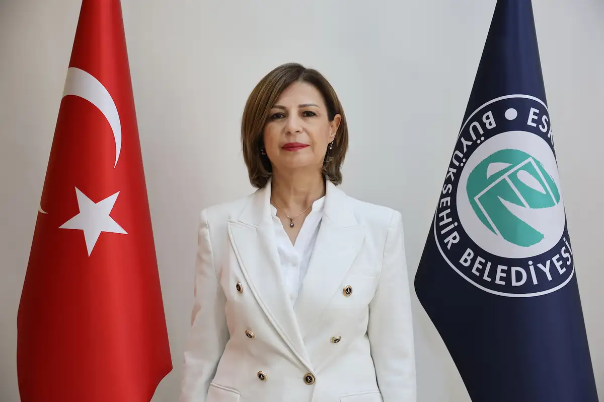 Eskişehir Büyükşehir Belediye Başkanı Ayşe Ünlüce CHP'den İstifa Ederek YENİ Parti'ye Katıldı