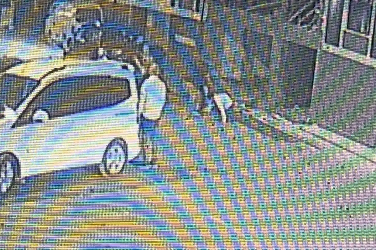 Araç ticareti silahlı kavgaya döndü. O anlar kamerada