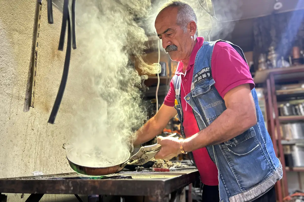 Van'da kalay ustası mesleği kendi kendine öğrendi