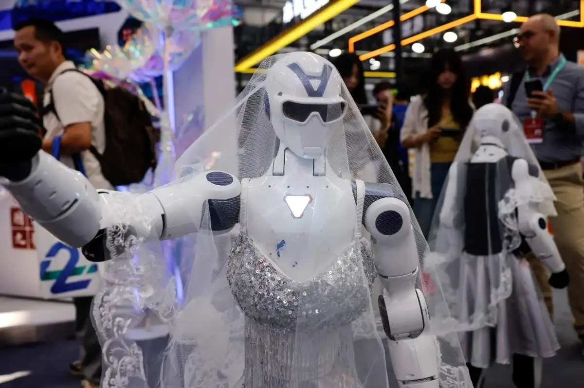 Çin insansı robot ve yapay zeka turlarıyla ziyaretçi çekiyor