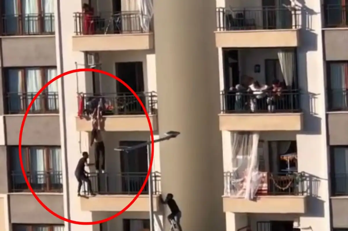 Diyarbakır'da ikinci kata tırmanarak çocuğu kurtardı