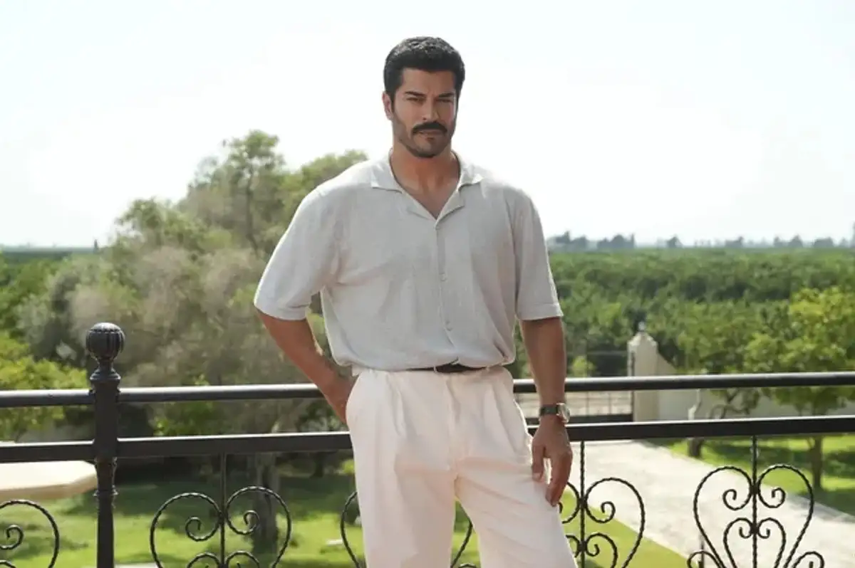 Burak Özçivit, 'Güneşin Doğduğu Yer' Setinden İlk Karesini Paylaştı