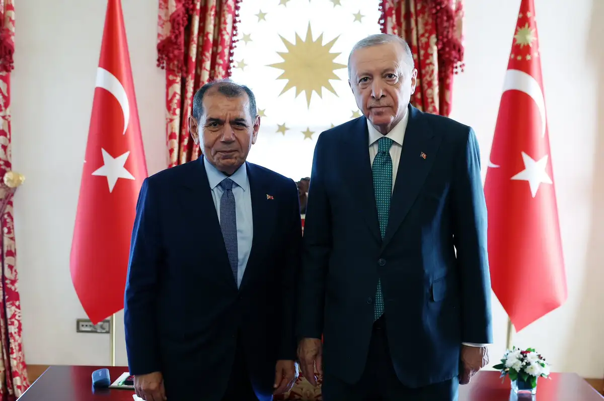 Cumhurbaşkanı Erdoğan Dolmabahçe'de kulüp başkanlarıyla görüştü