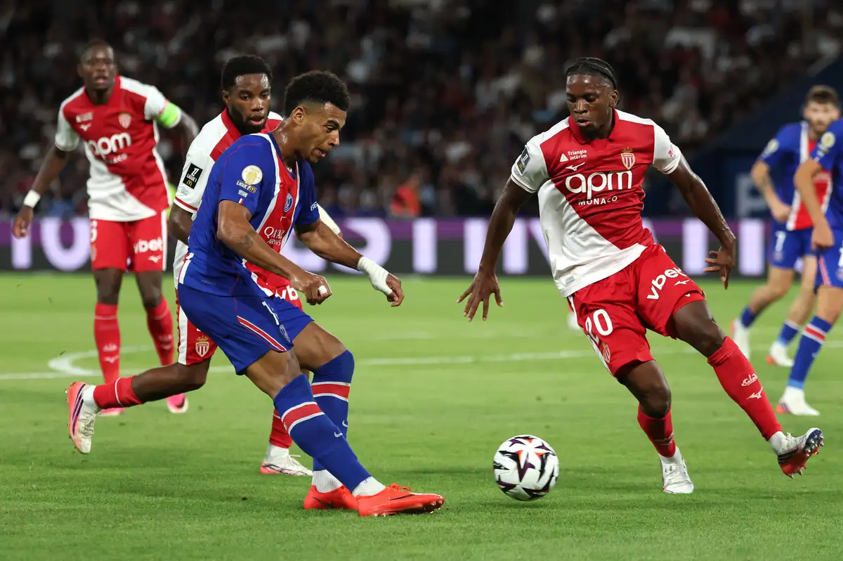 Galatasaray'ın rakibi PSG şokta. Monaco geriden gelip yendi